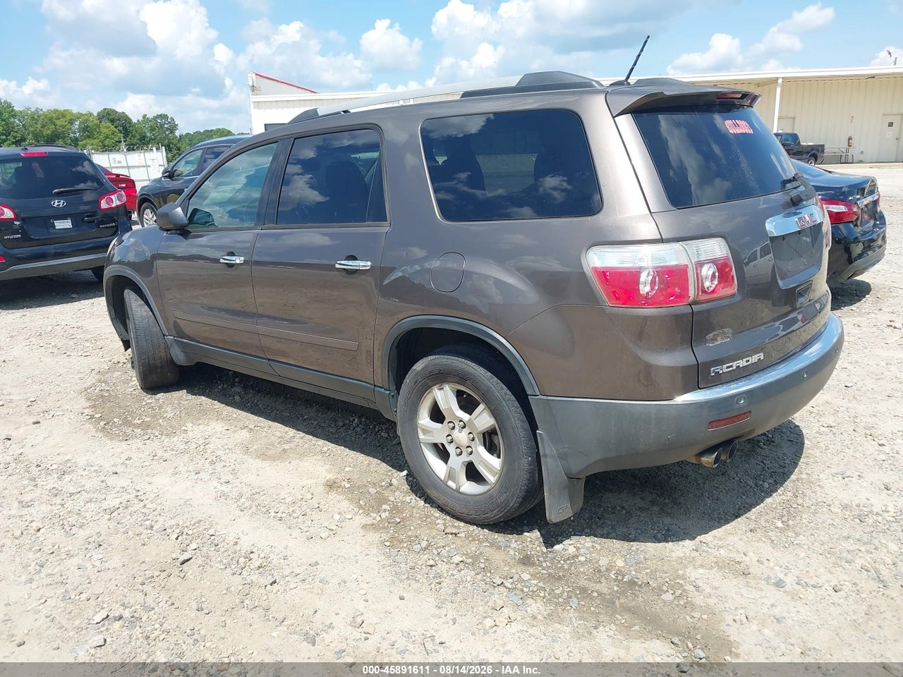 2011 GMC ACADIA SLE · 3/11