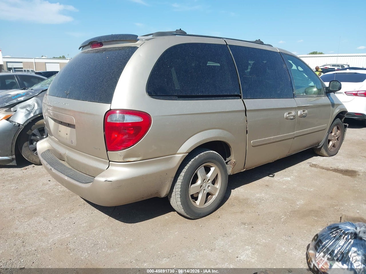 2005 DODGE GRAND CARAVAN SXT · 4/11