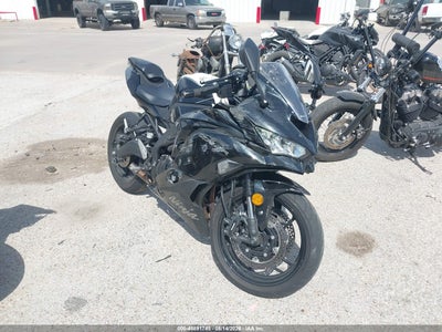 2026 KAWASAKI ZX400 P