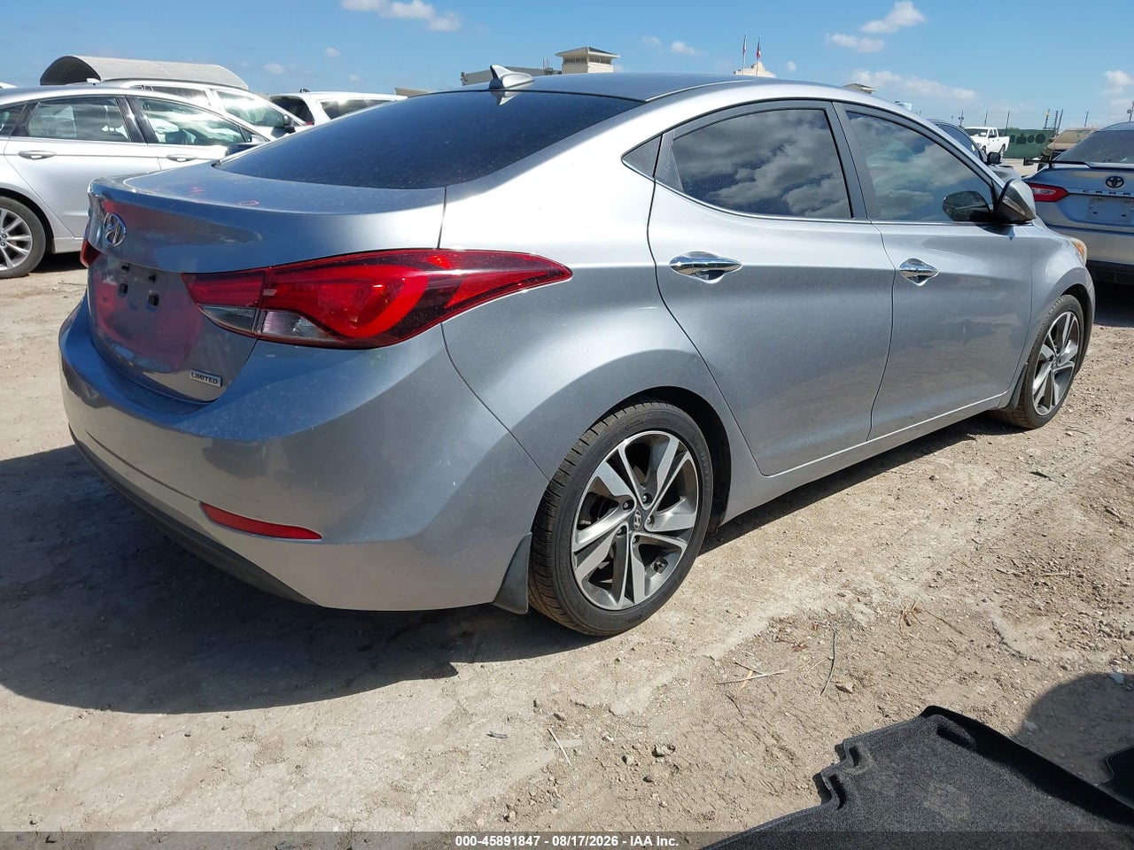 2016 HYUNDAI ELANTRA LIMITED · 4/11