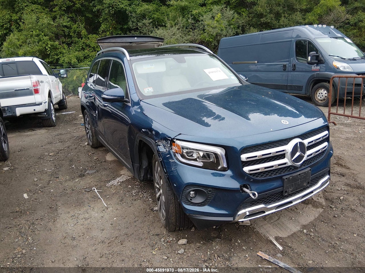 W1N4M4HB7PW****** · 2023 MERCEDES-BENZ GLB 250 4MATIC