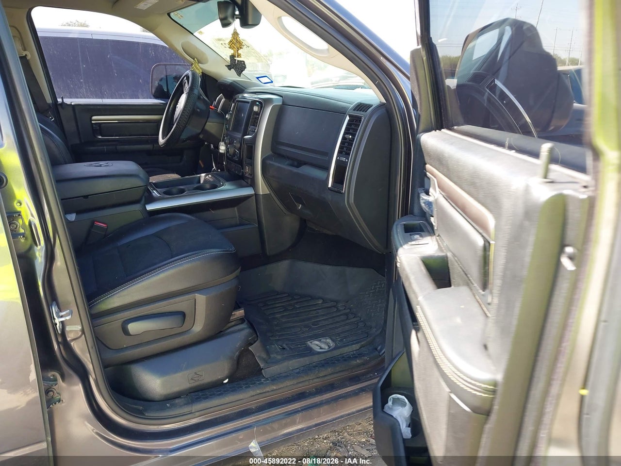 2016 RAM 1500 SPORT · 5/11