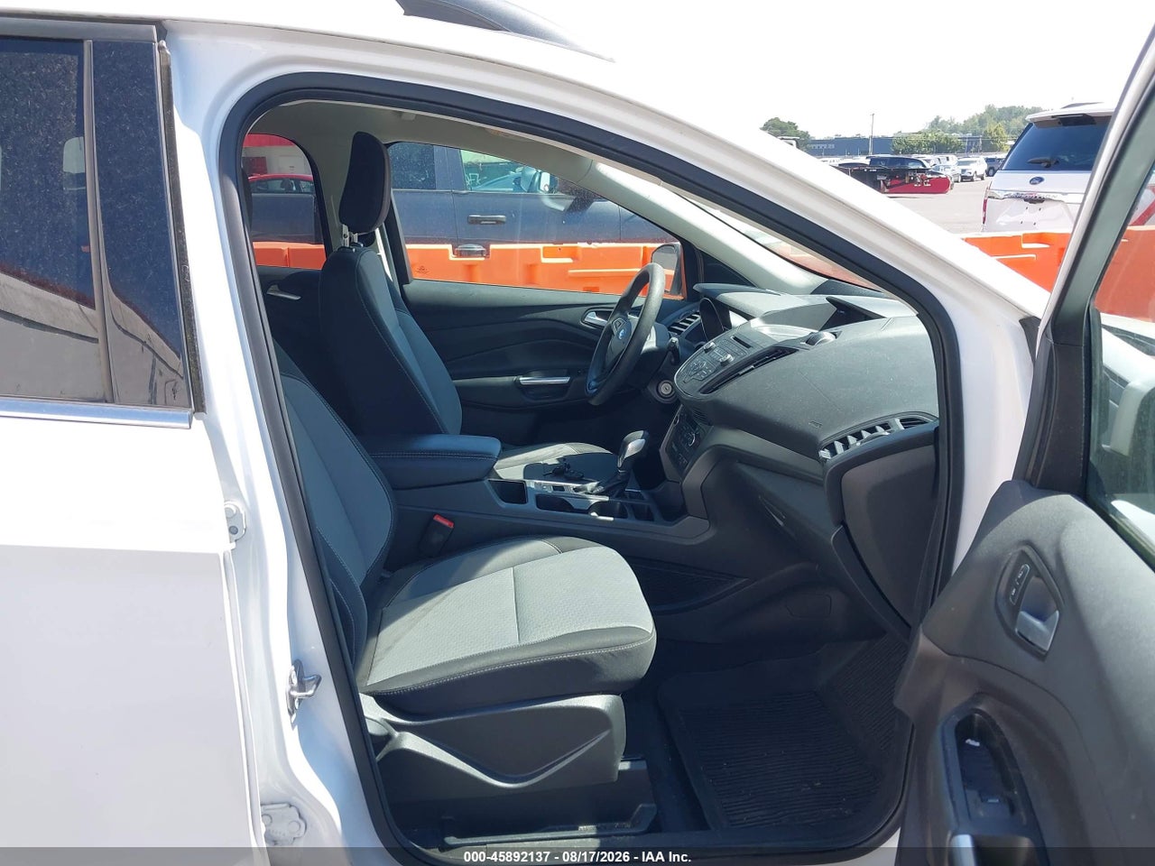 2018 FORD ESCAPE SE · 5/11