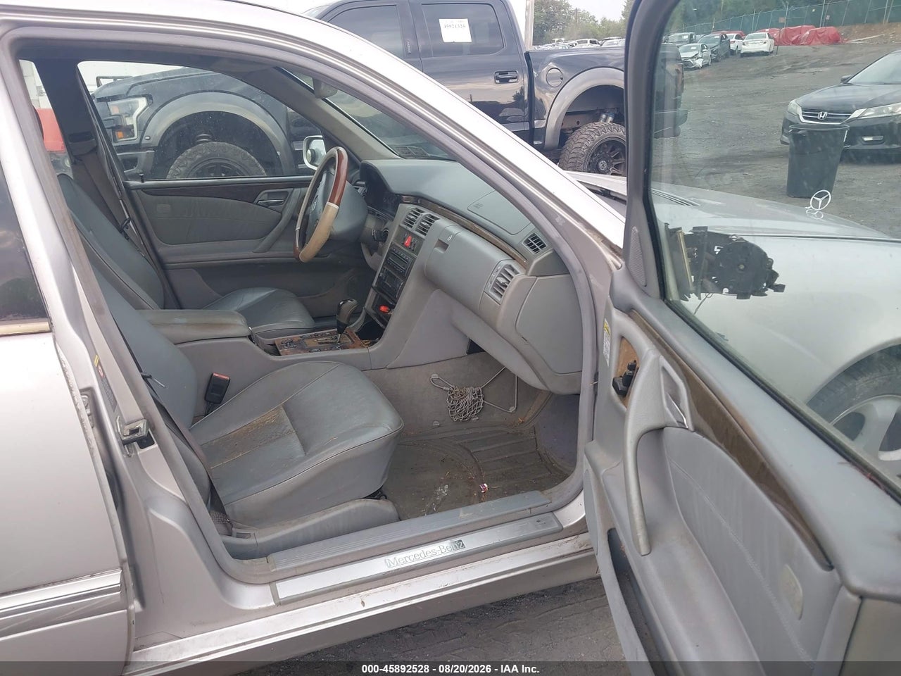 2002 MERCEDES-BENZ E 320 SPECIAL EDITION · 5/11