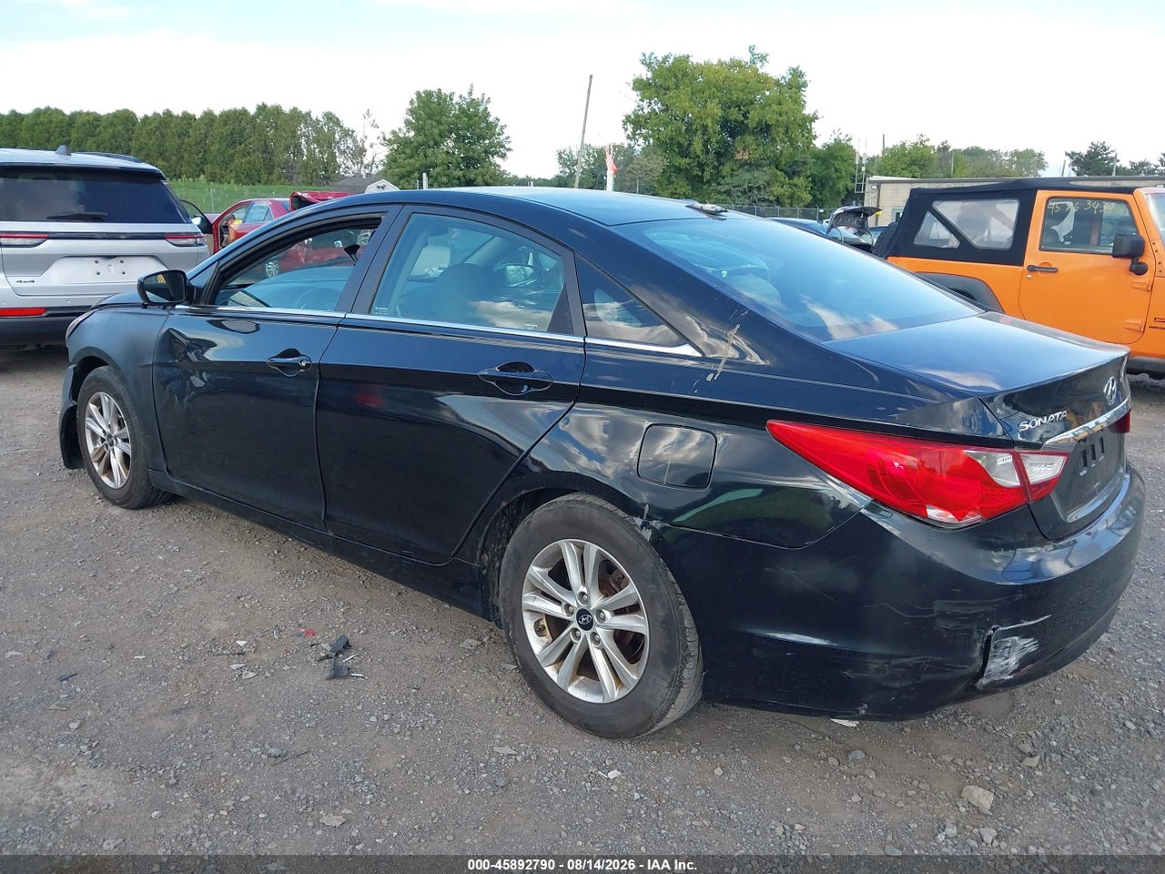 2013 HYUNDAI SONATA GLS · 3/10