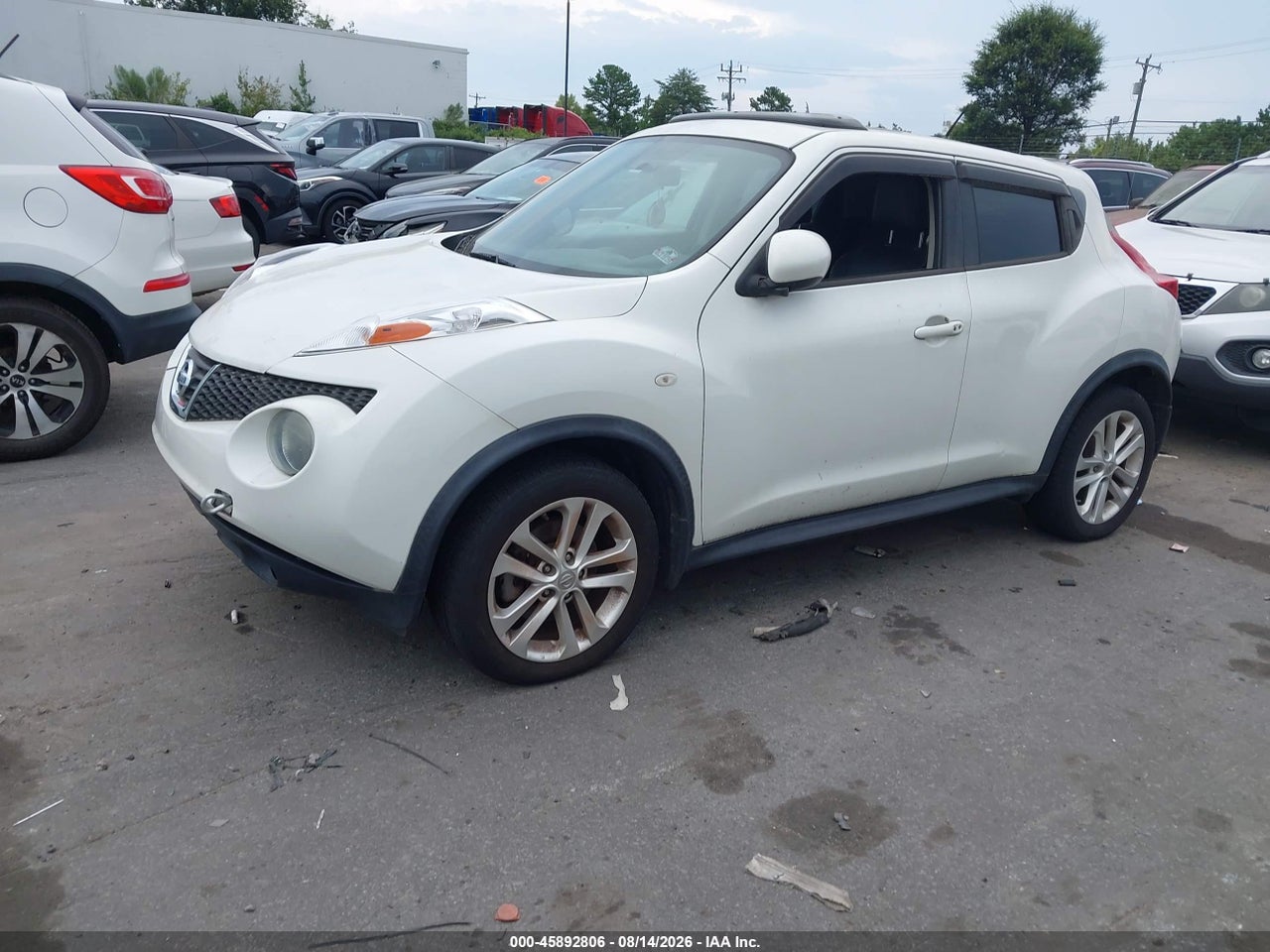 2014 NISSAN JUKE SL · 2/11