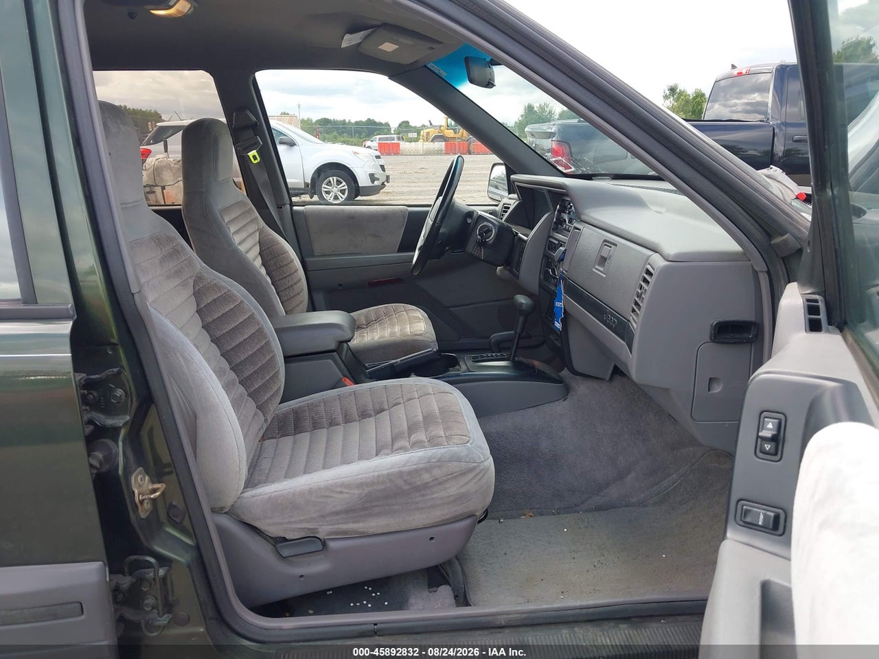1994 JEEP GRAND CHEROKEE LAREDO · 5/11