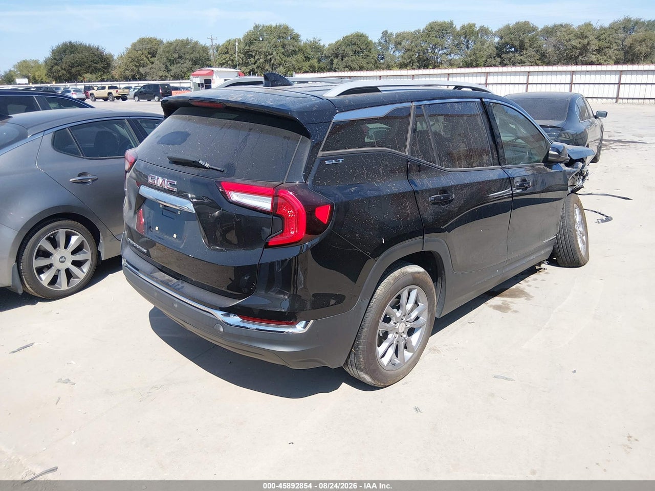 2022 GMC TERRAIN FWD SLT · 4/10