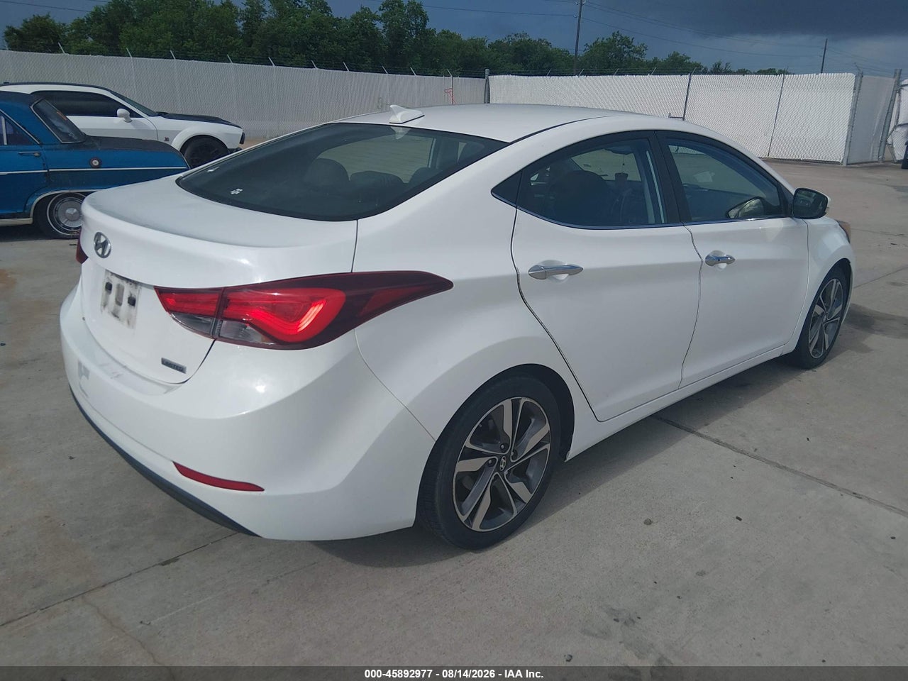 2014 HYUNDAI ELANTRA LIMITED · 4/11