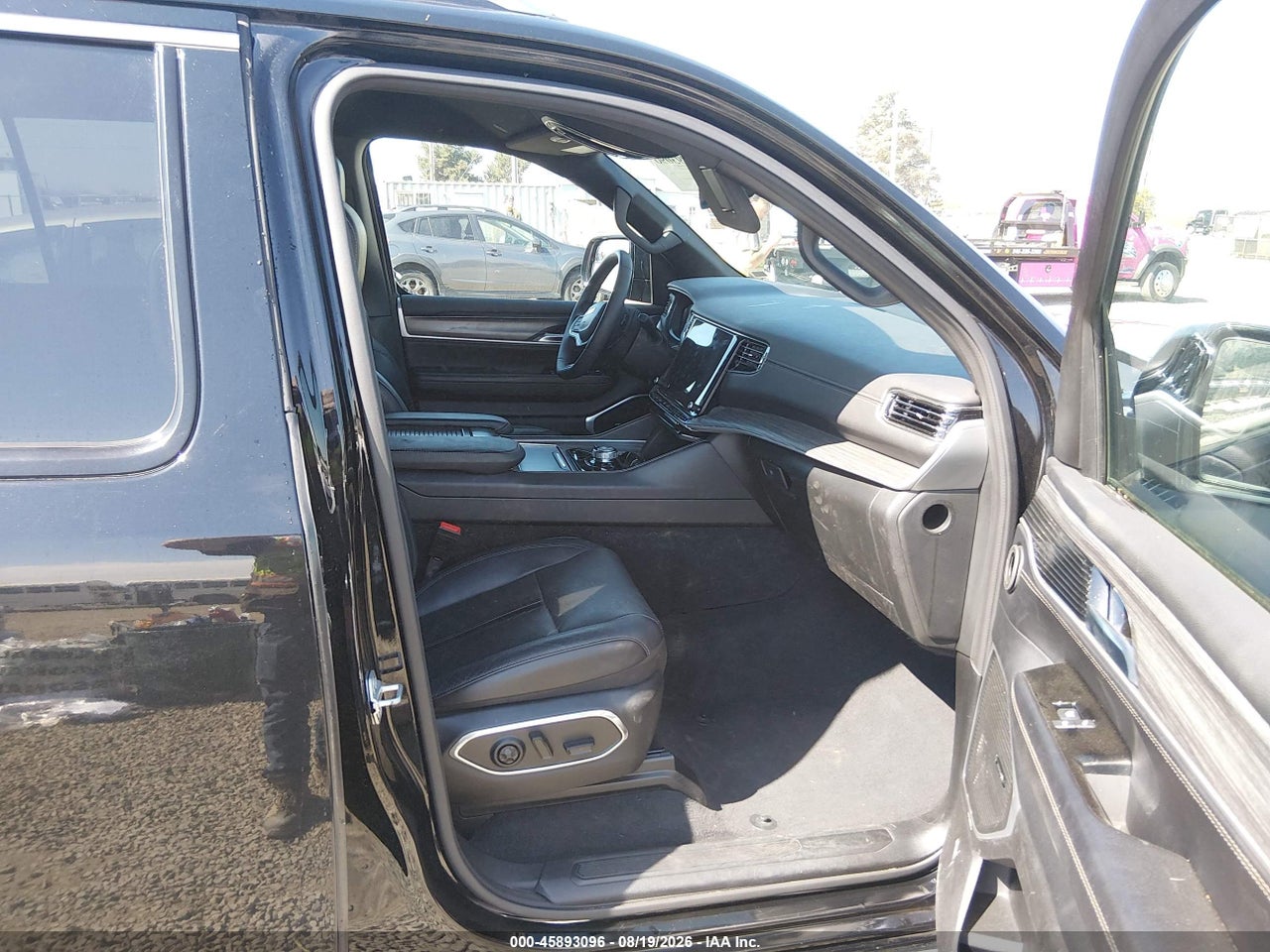 2024 JEEP WAGONEER SERIES II 4X4 · 5/11