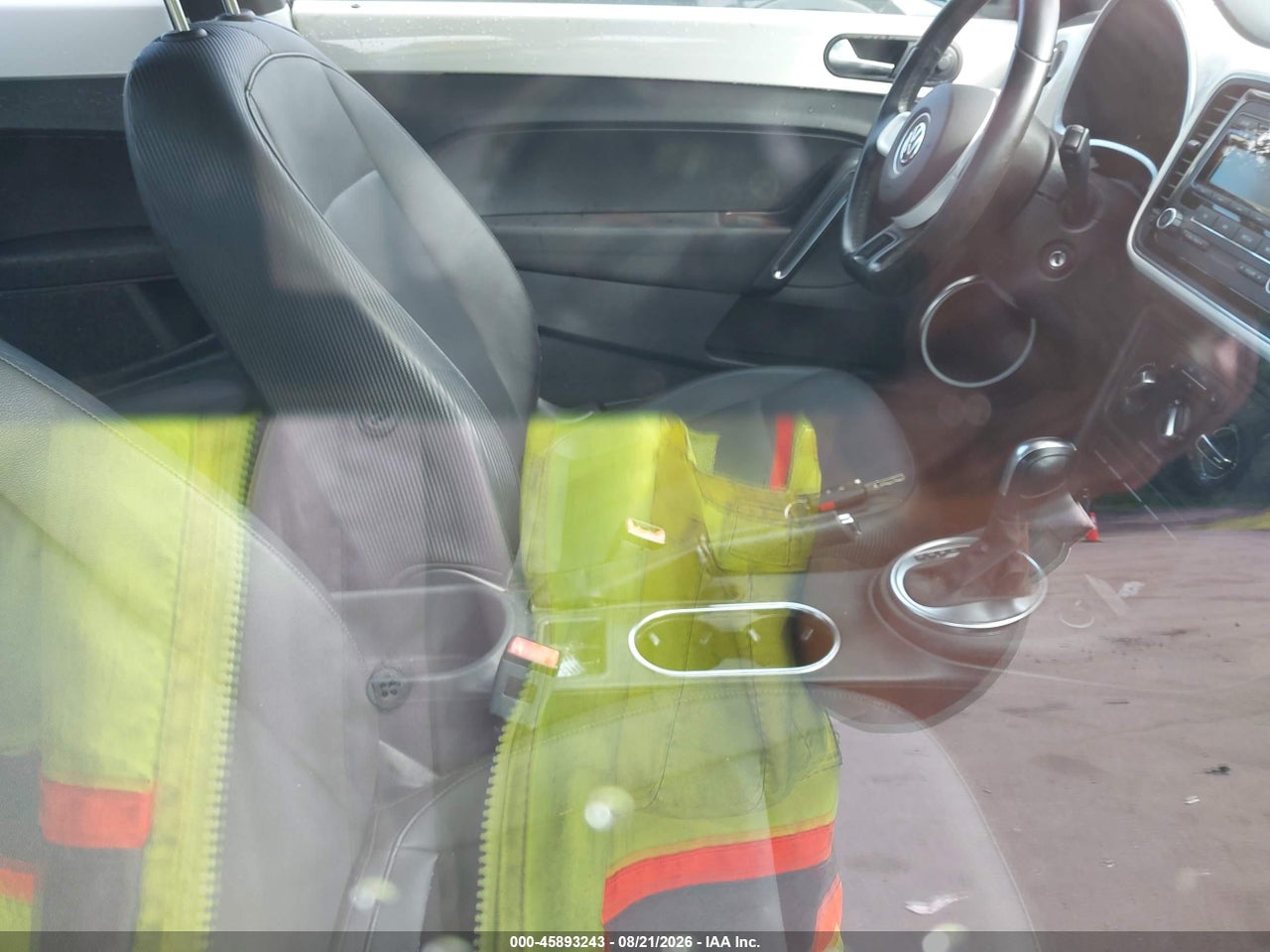 2012 VOLKSWAGEN BEETLE 2.5L · 5/11
