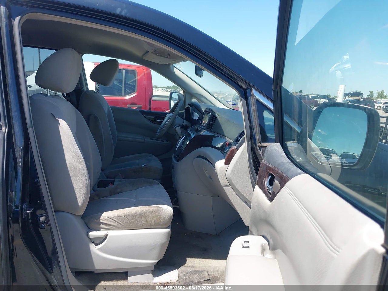 2017 NISSAN QUEST SV · 5/11