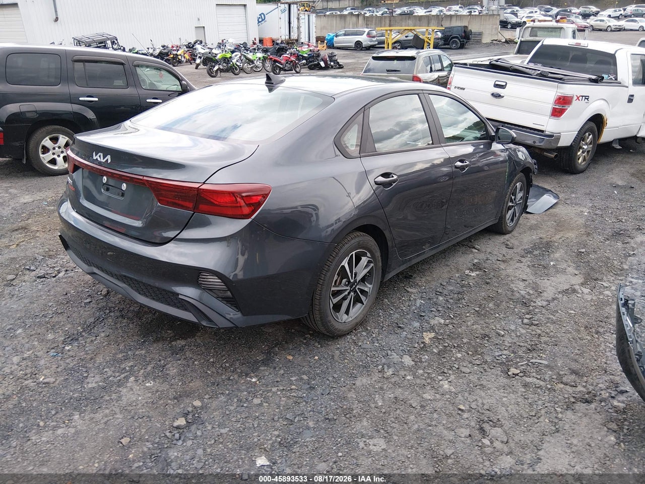 2023 KIA FORTE LXS · 4/11