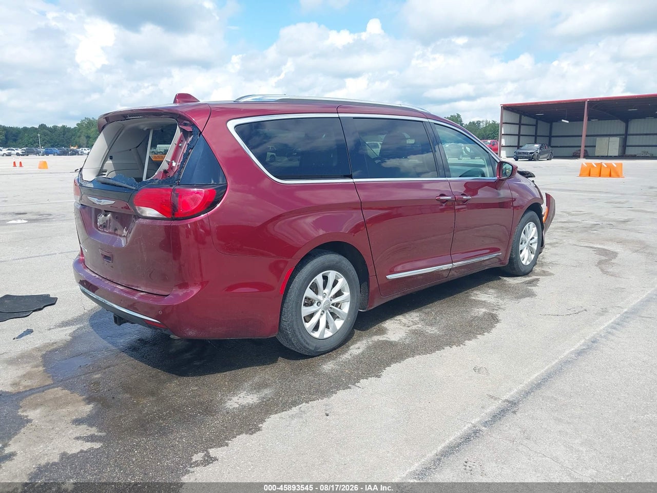 2020 CHRYSLER PACIFICA TOURING L · 4/11