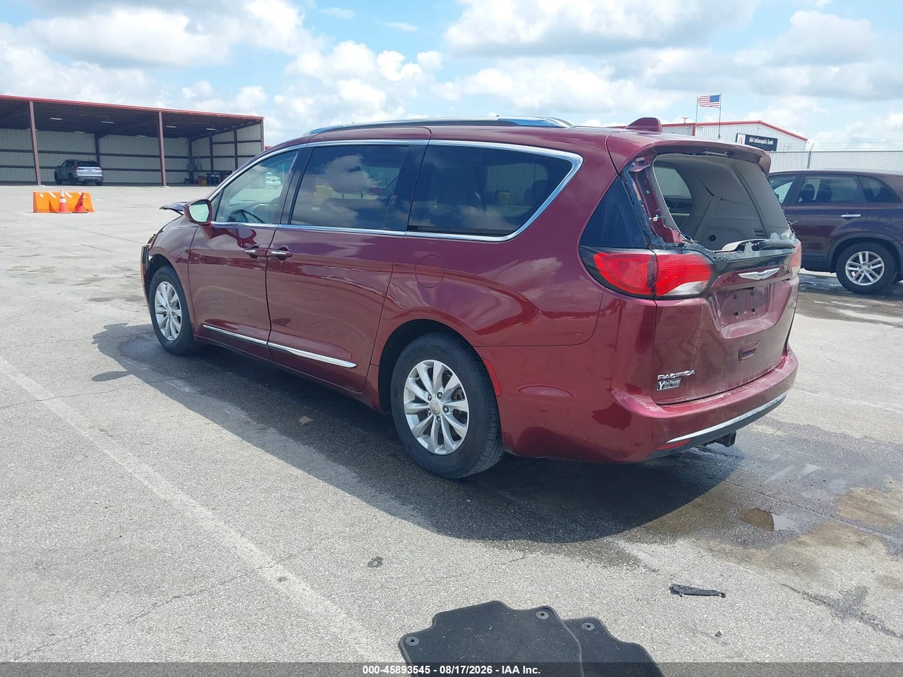 2020 CHRYSLER PACIFICA TOURING L · 3/11