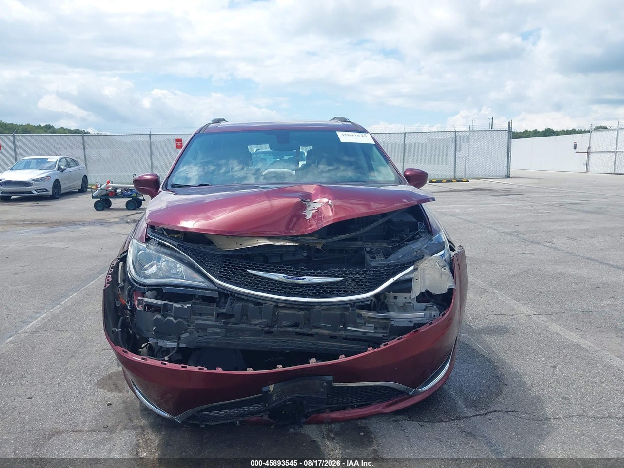 2020 CHRYSLER PACIFICA TOURING L · 6/11