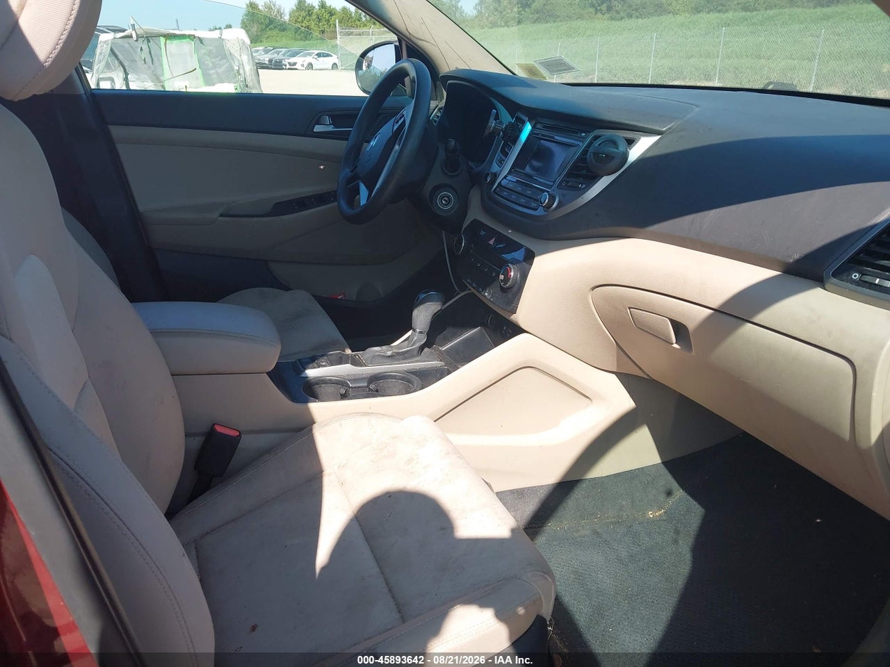 2016 HYUNDAI TUCSON SE · 5/11