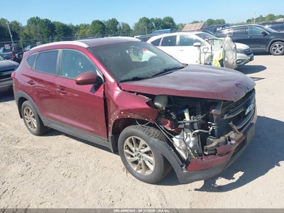 KM8J3CA41GU****** · 2016 HYUNDAI TUCSON SE