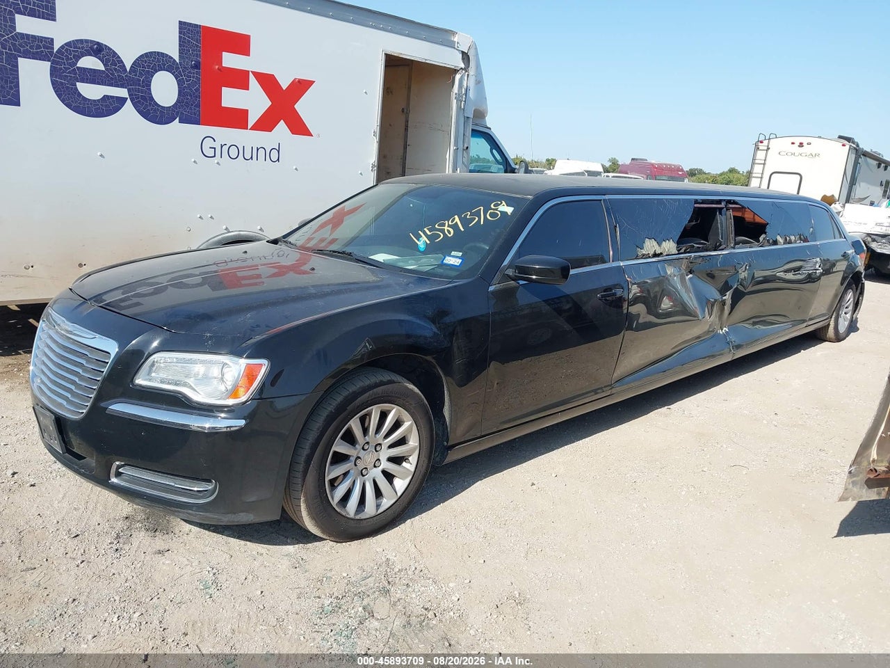 2013 CHRYSLER LIMO · 2/11
