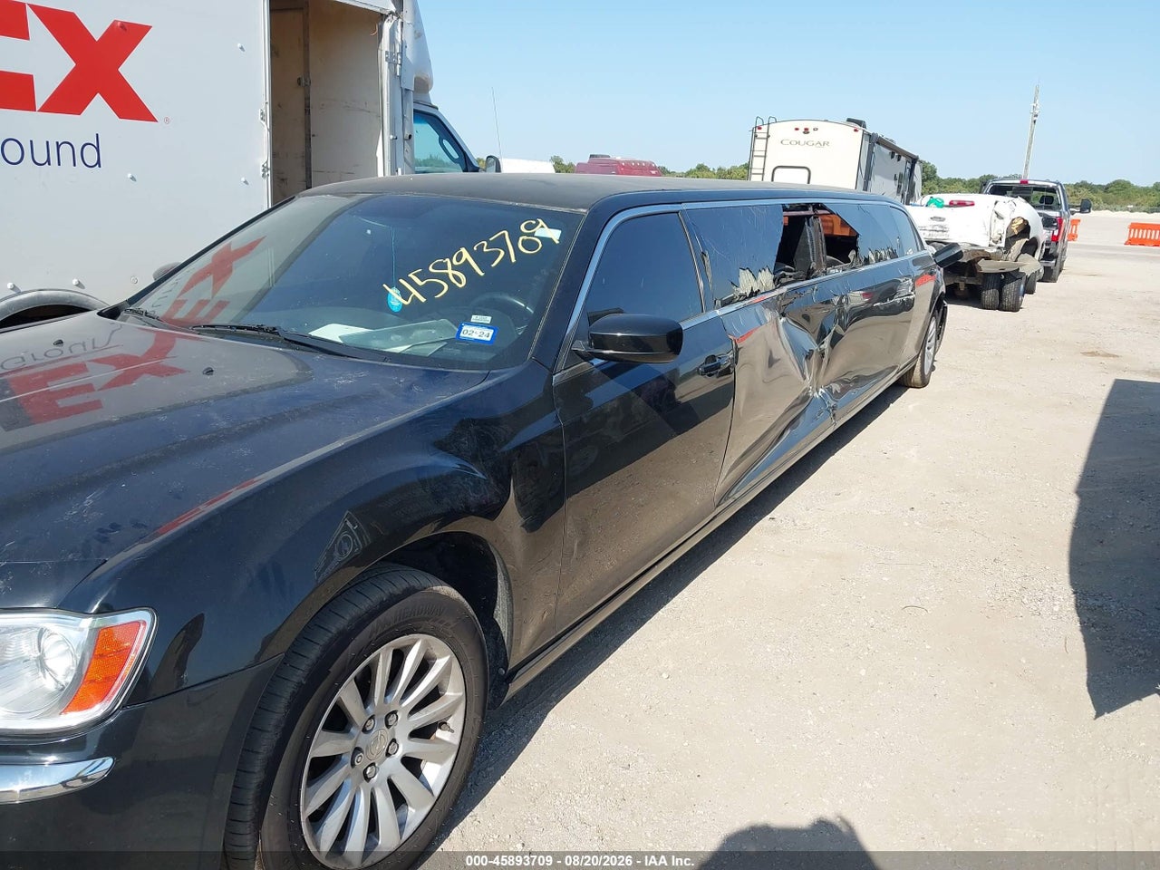 2013 CHRYSLER LIMO · 6/11