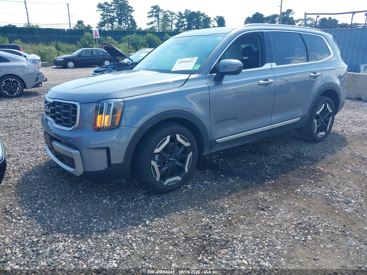 2025 KIA TELLURIDE S · 2/11