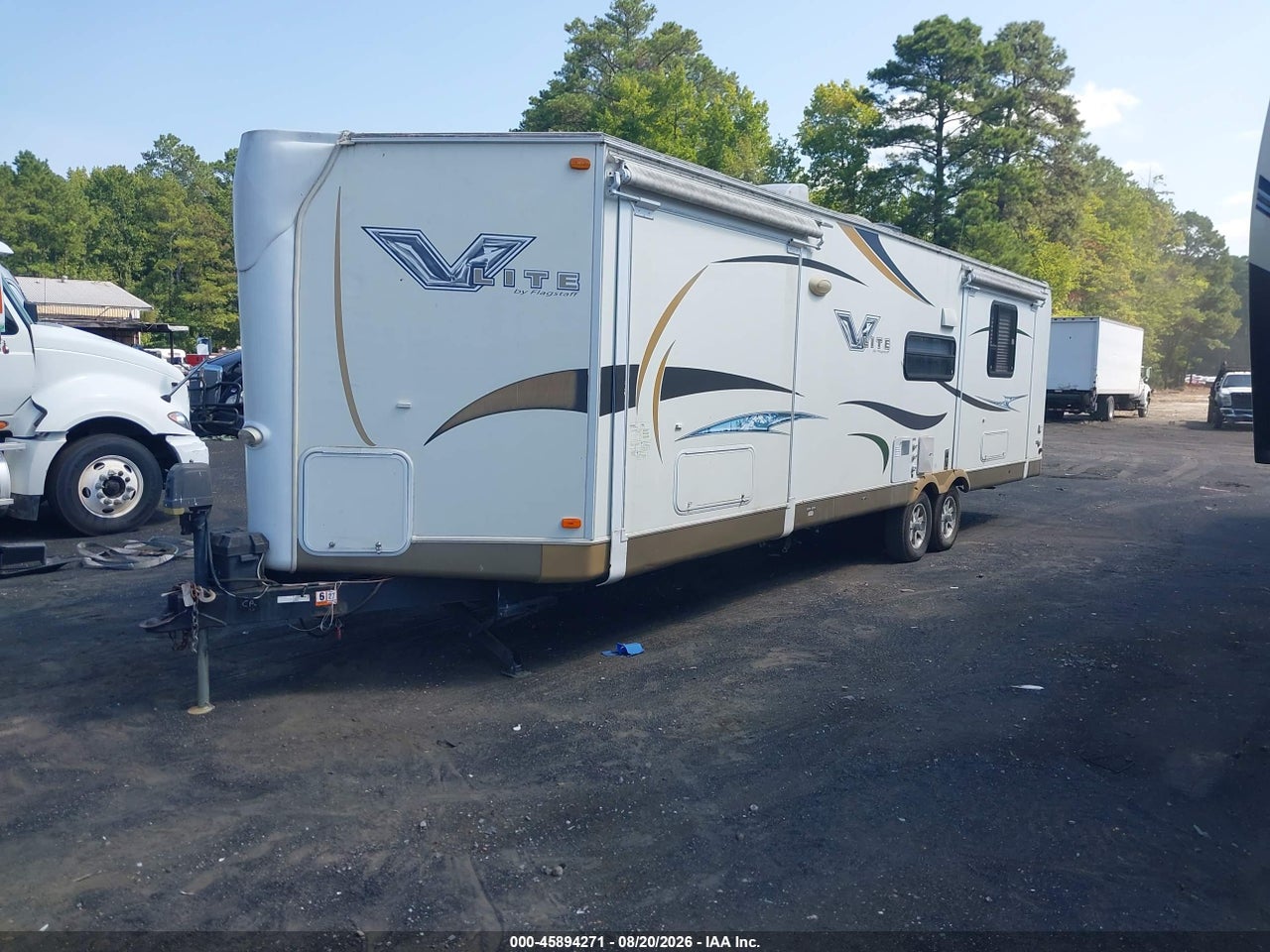 2013 FOREST RIVER FLAGSTAFF LITE WEIGHT TRAILERS · 2/11