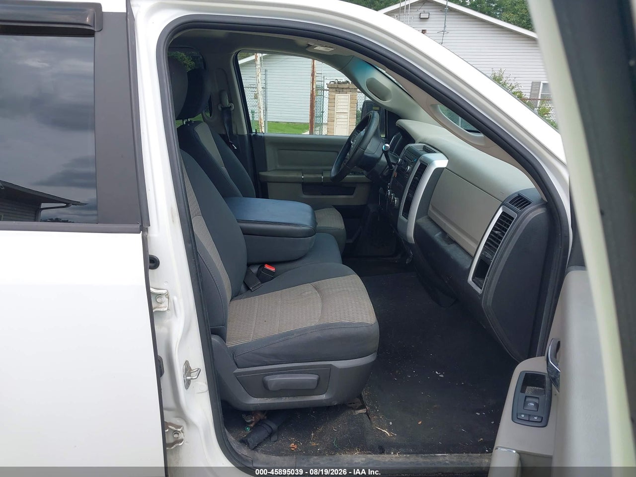2010 DODGE RAM 1500 SLT · 5/11
