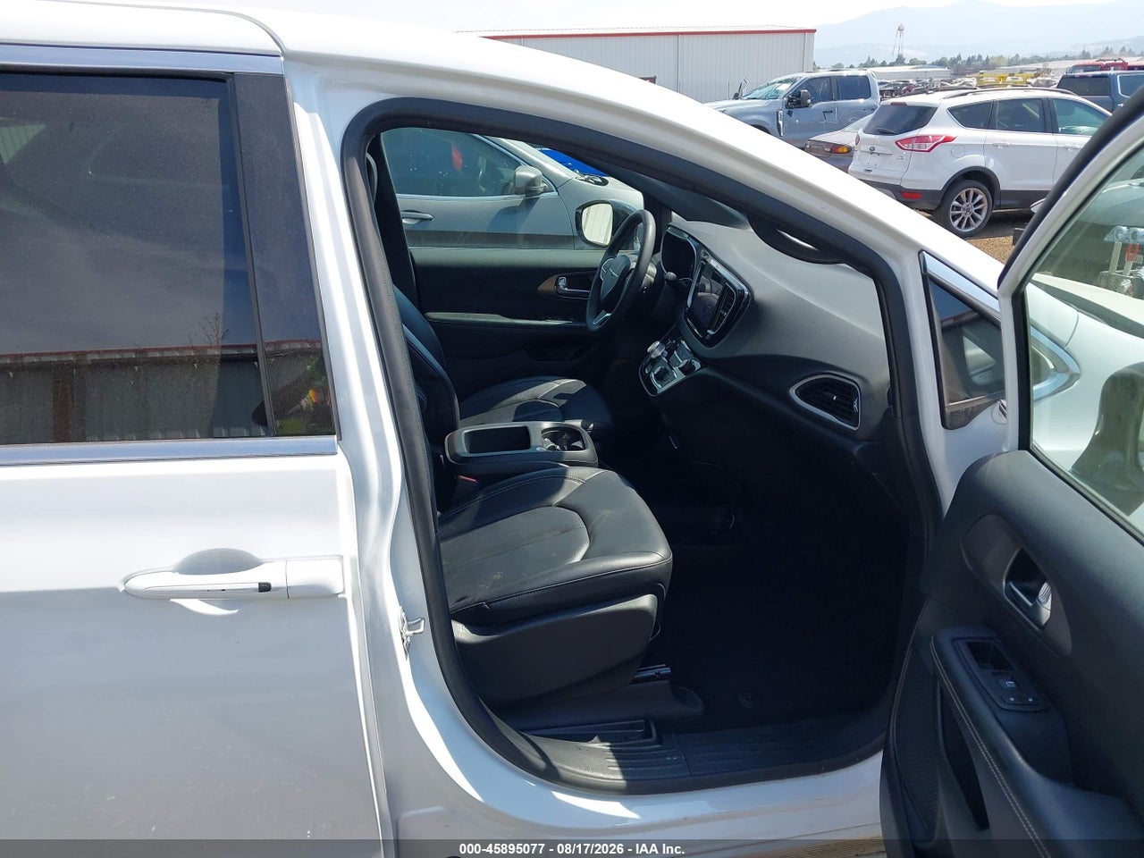 2025 CHRYSLER PACIFICA SELECT · 5/11