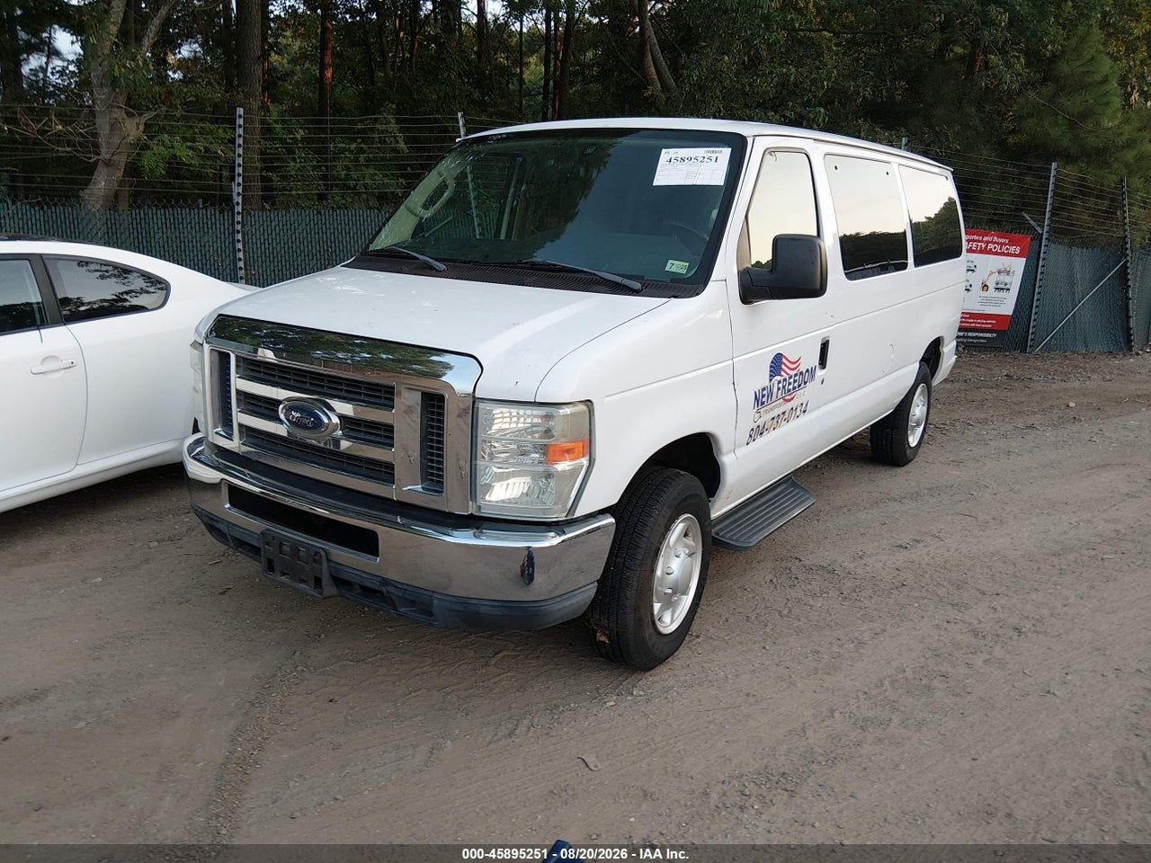 2013 FORD E-350 SUPER DUTY XLT · 2/10