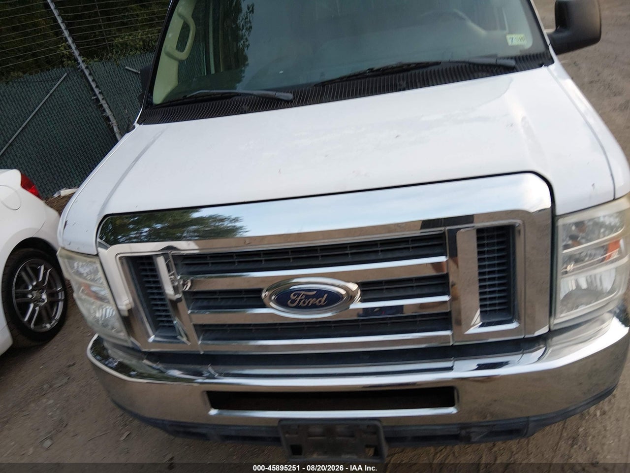 2013 FORD E-350 SUPER DUTY XLT · 6/10