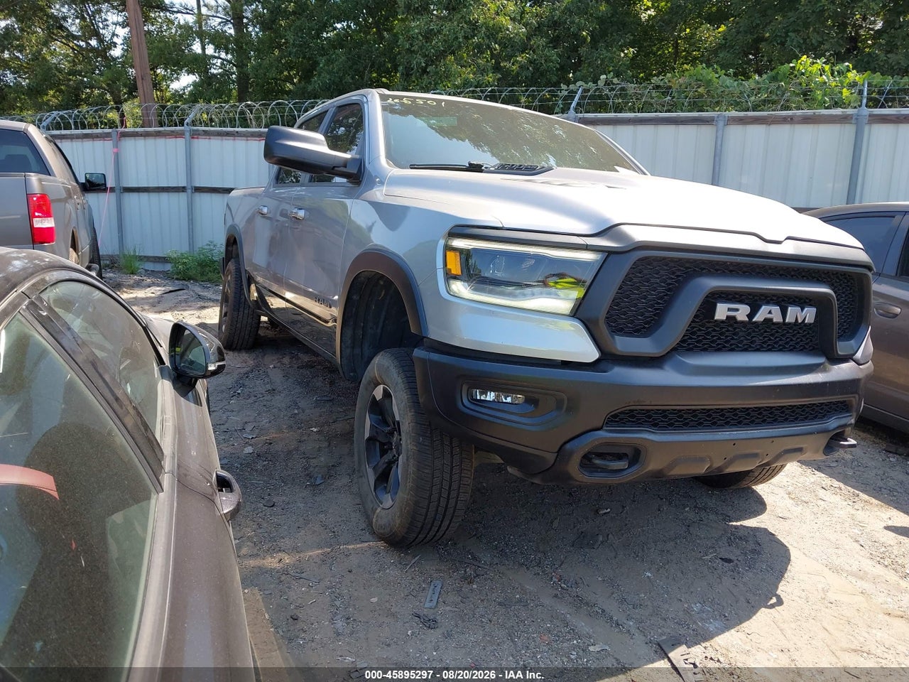 1C6SRFLT2KN****** · 2019 RAM 1500 REBEL  4X4 5'7 BOX