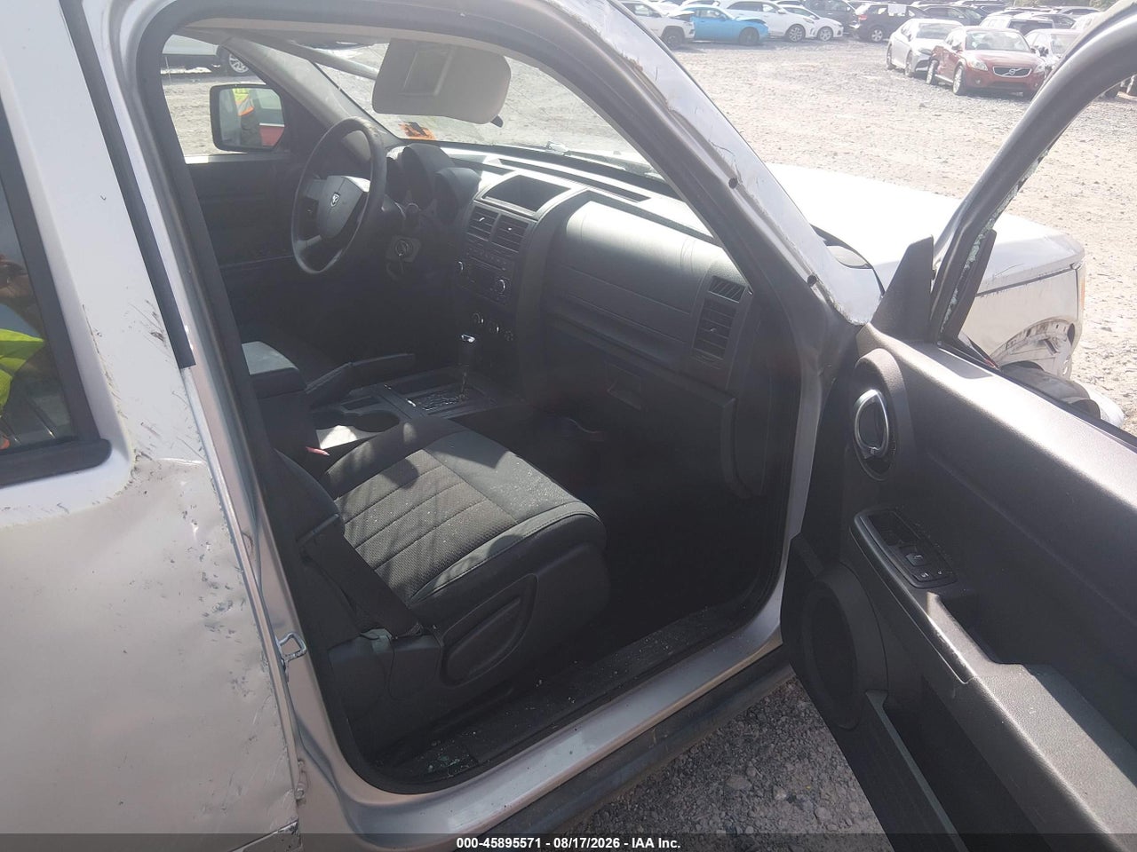 2011 DODGE NITRO SE · 5/11