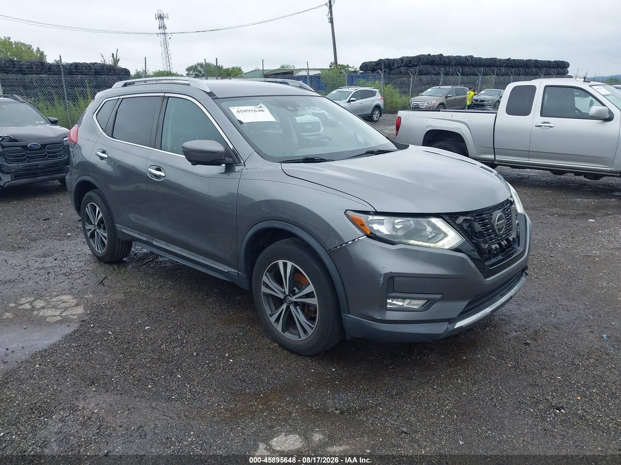 5N1AT2MV1JC****** · 2018 NISSAN ROGUE SL