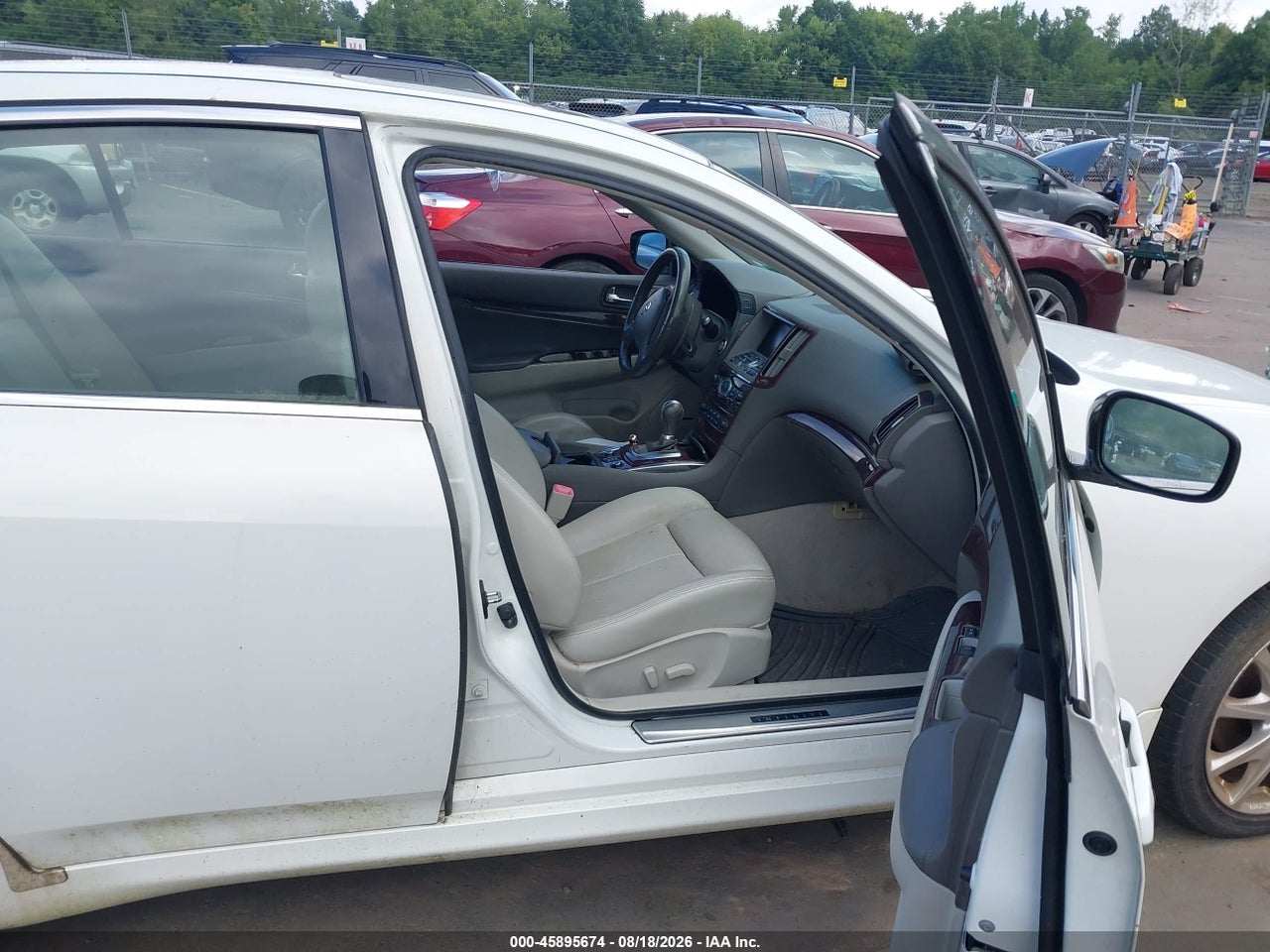 2012 INFINITI G37X · 5/11