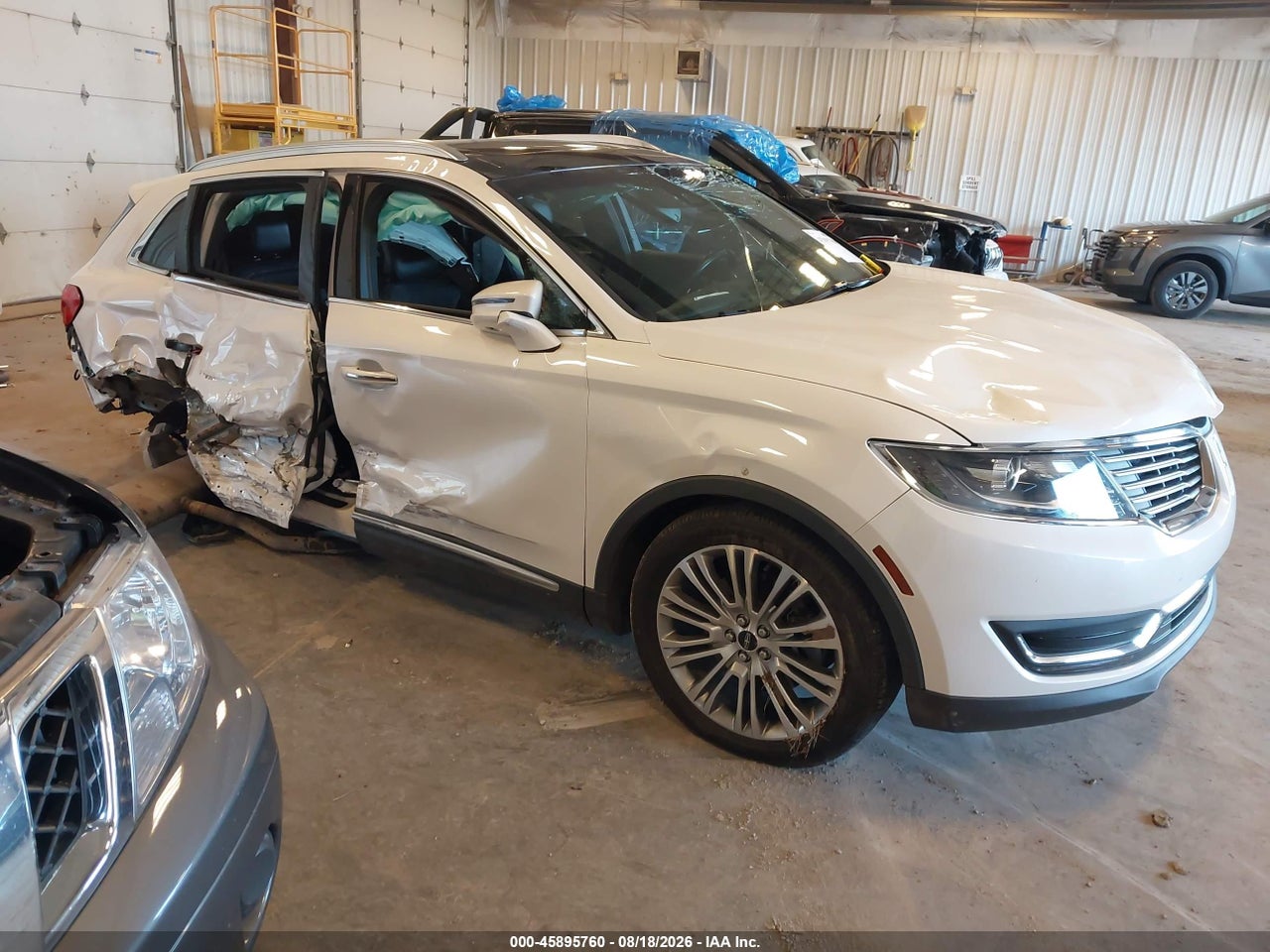 2LMPJ8LR1JB****** · 2018 LINCOLN MKX RESERVE