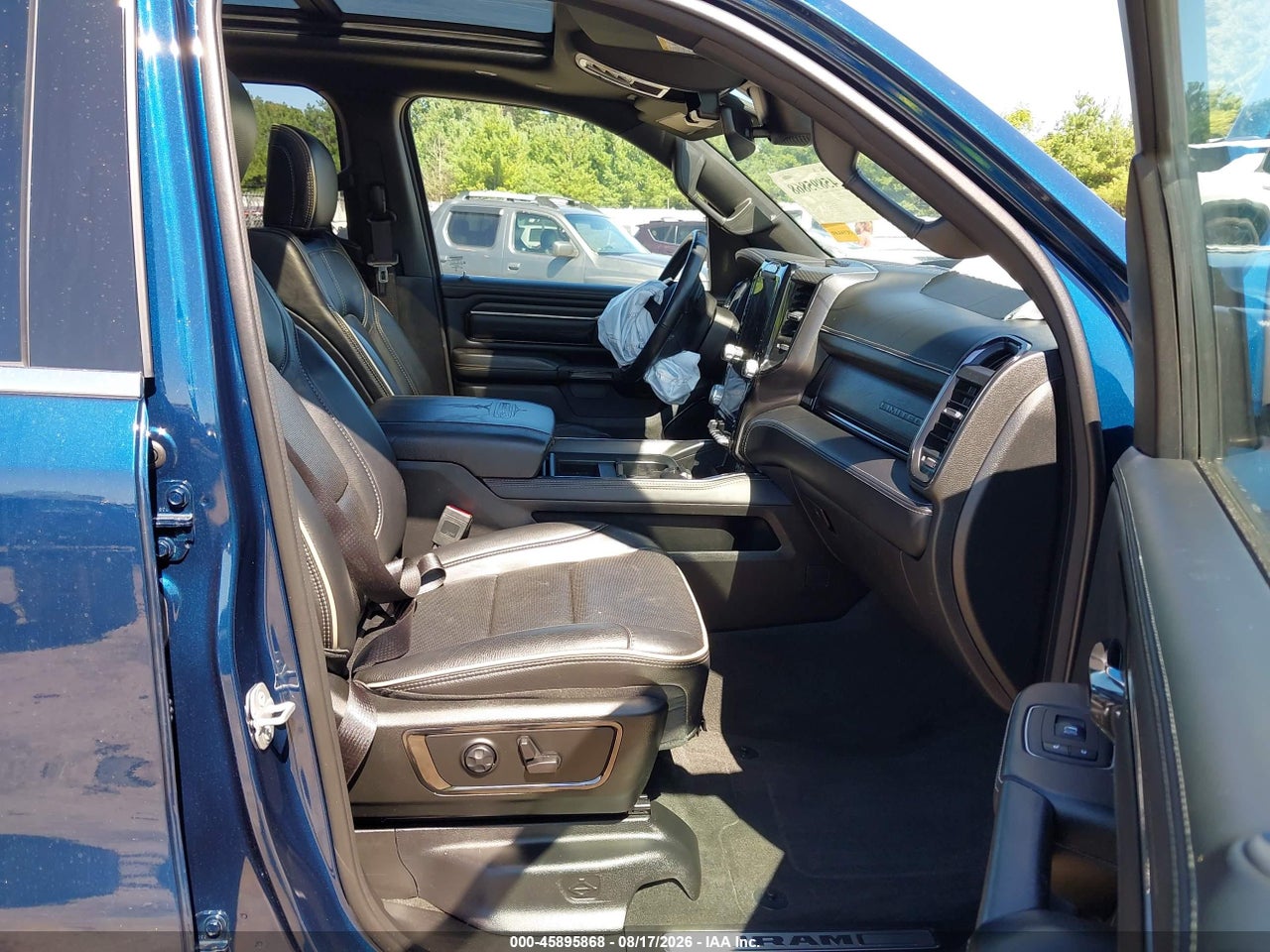 2023 RAM 1500 LIMITED  4X4 5'7 BOX · 5/11