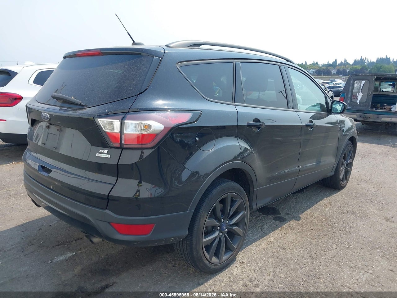 2017 FORD ESCAPE SE · 4/11