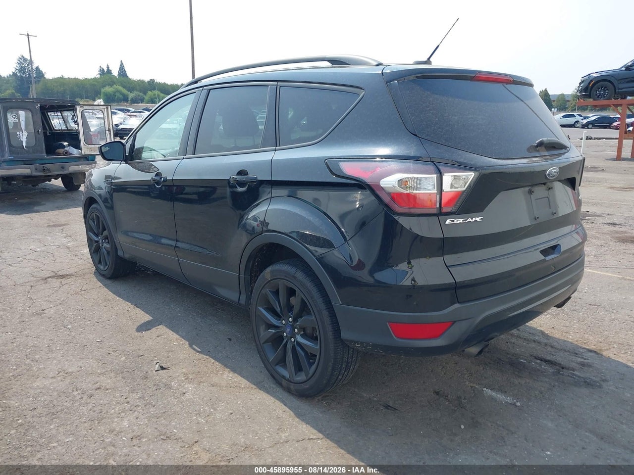 2017 FORD ESCAPE SE · 3/11