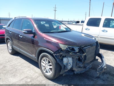 5XYKTCA69EG****** · 2014 KIA SORENTO LX
