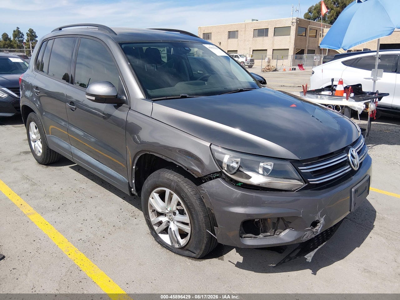 WVGAV7AX6GW****** · 2016 VOLKSWAGEN TIGUAN S