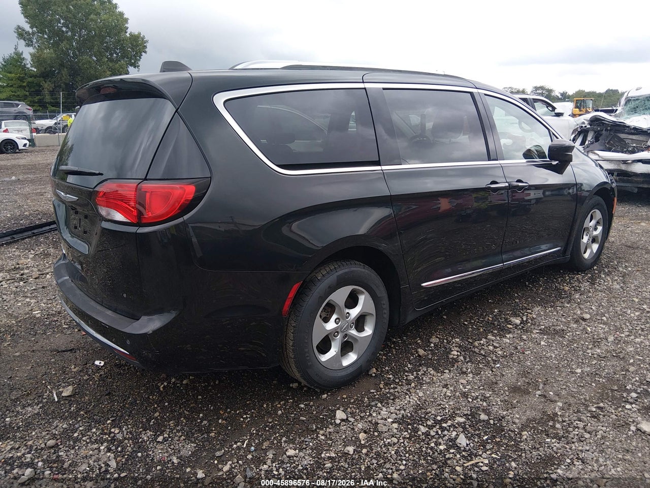 2017 CHRYSLER PACIFICA TOURING-L PLUS · 4/11