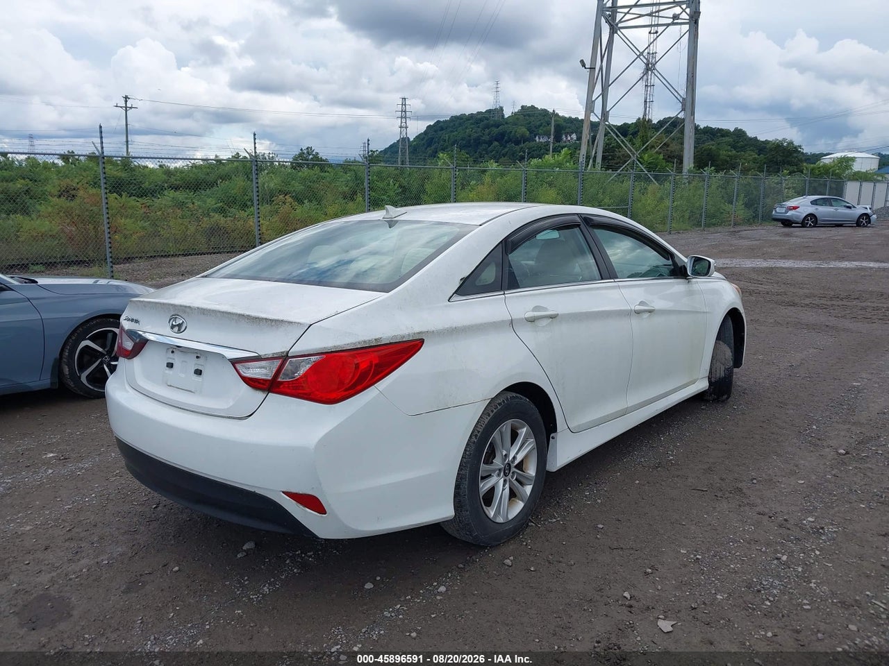 2014 HYUNDAI SONATA GLS · 4/11
