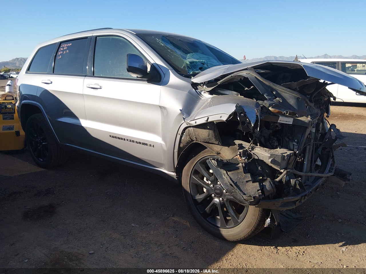 1C4RJEAG3JC****** · 2018 JEEP GRAND CHEROKEE ALTITUDE 4X2