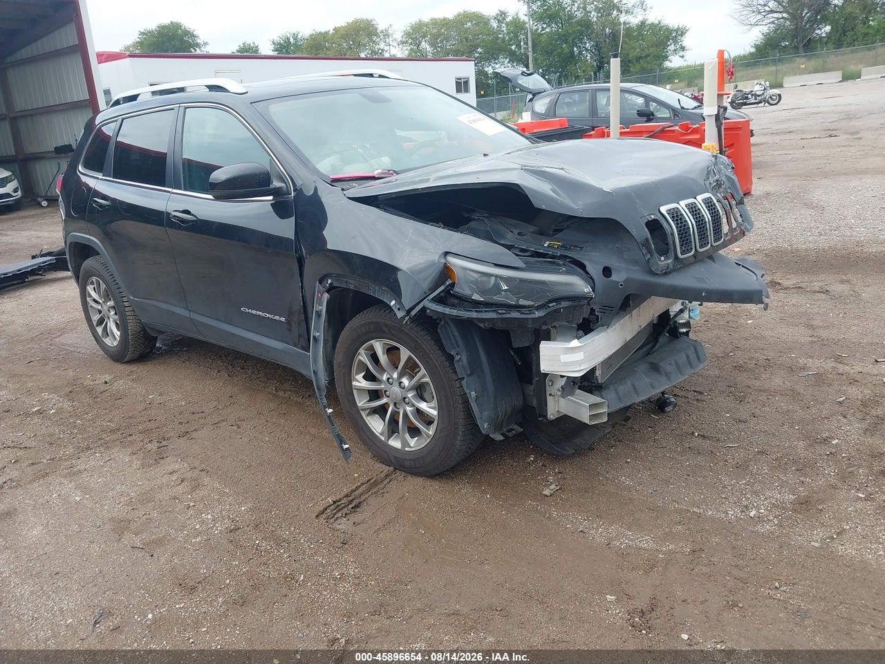 1C4PJMLB3KD****** · 2019 JEEP CHEROKEE LATITUDE PLUS 4X4