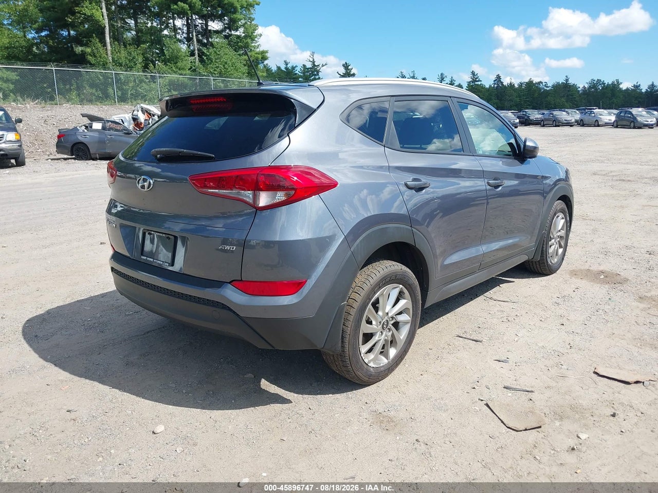 2016 HYUNDAI TUCSON SE · 4/11