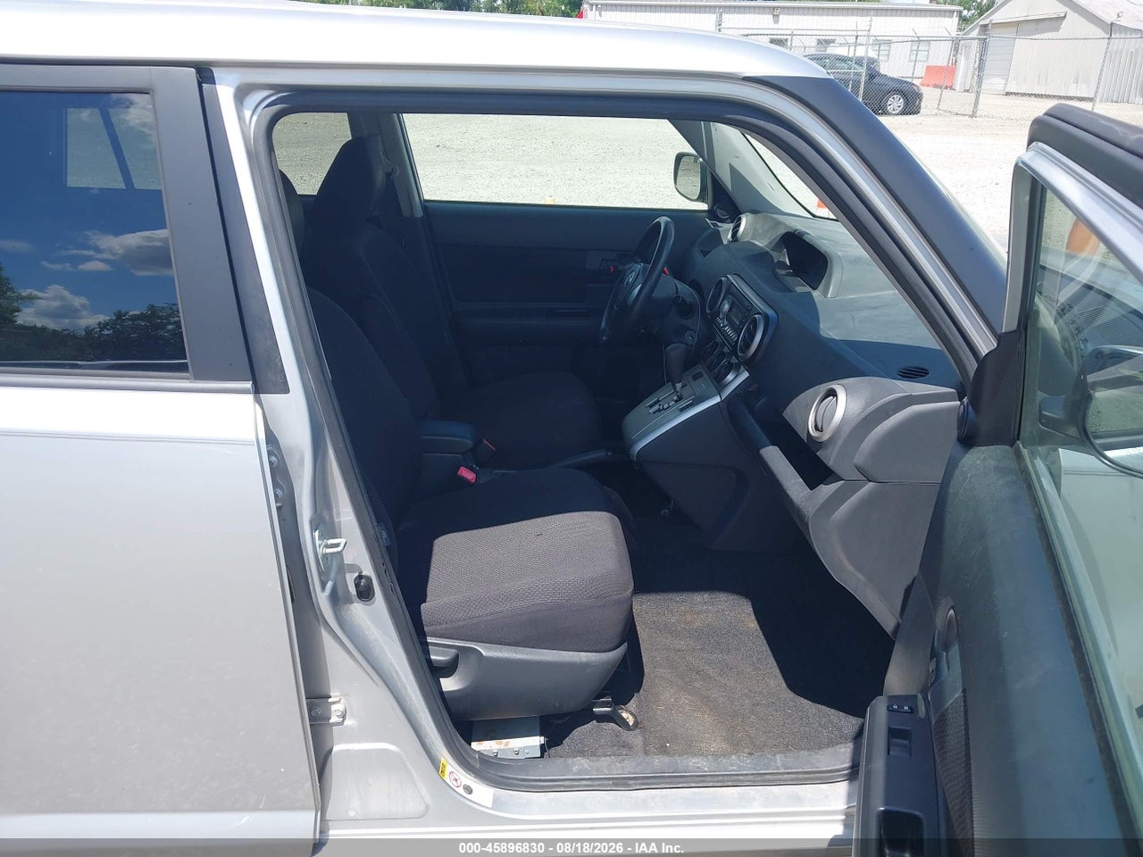 2010 SCION XB · 5/11