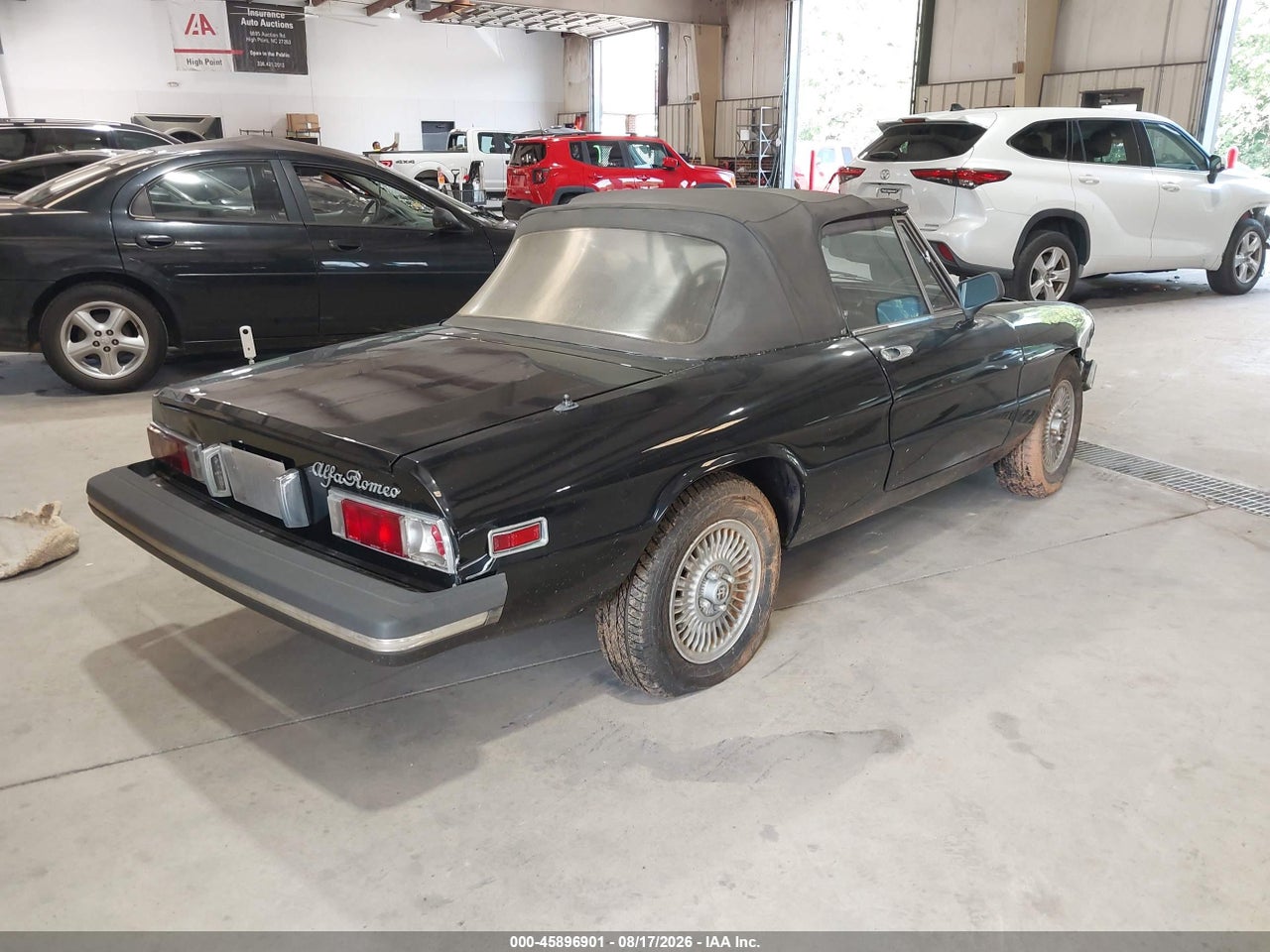 00000000AR3****** · 1976 ALFA ROMEO SPIDER · 4/11