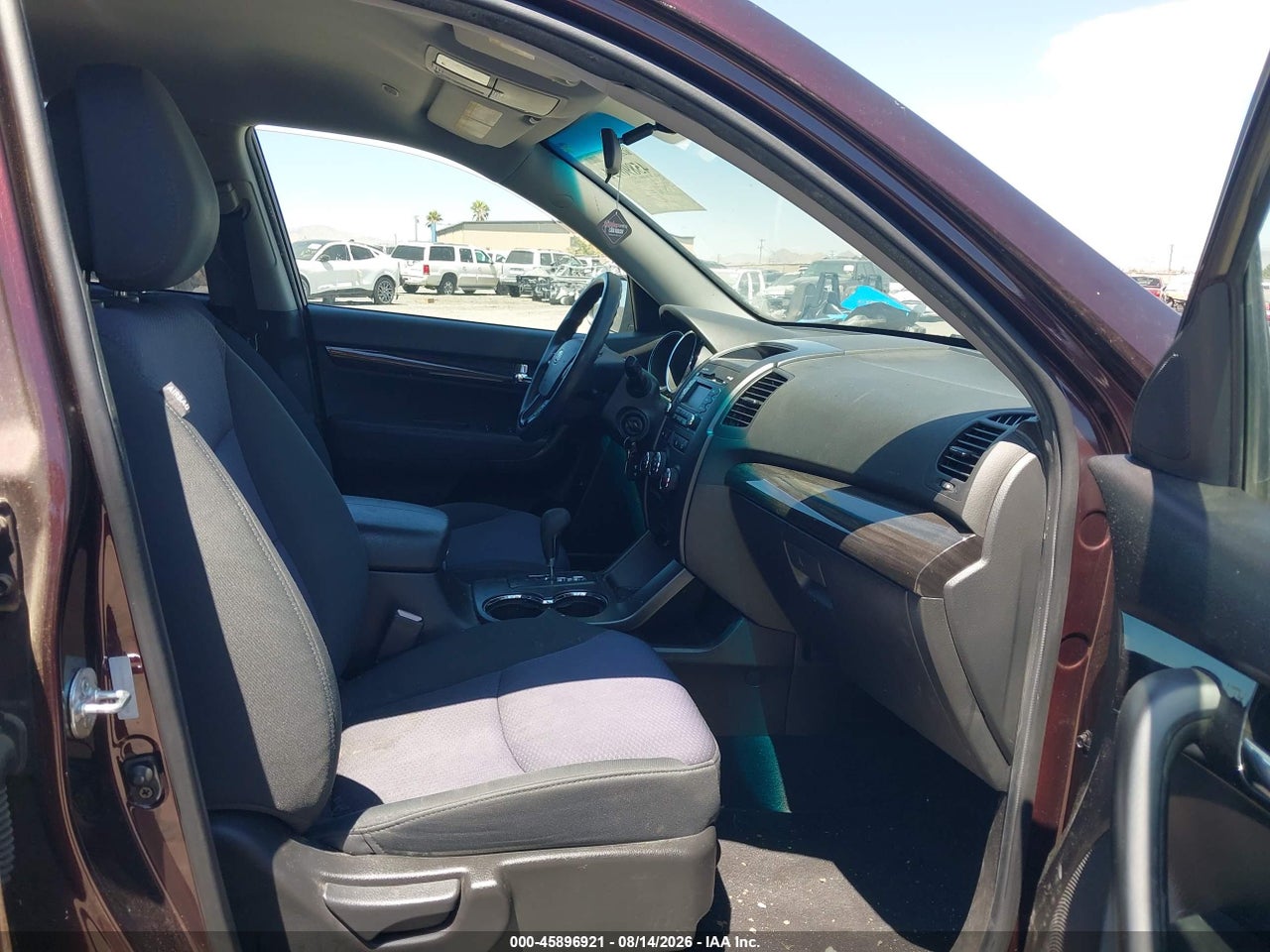 2011 KIA SORENTO LX V6 · 5/11