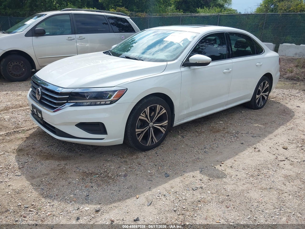 2021 VOLKSWAGEN PASSAT 2.0T SE · 2/11
