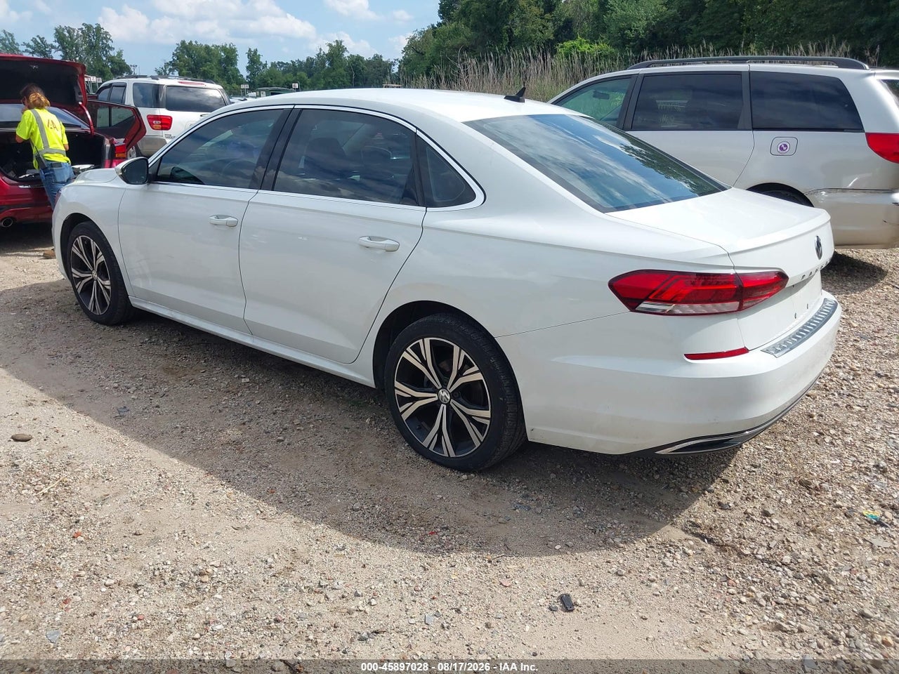 2021 VOLKSWAGEN PASSAT 2.0T SE · 3/11